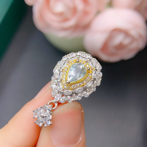 天然海蓝宝吊坠晶体干净！主石约5*8mms925银镶嵌 精工电镀工艺