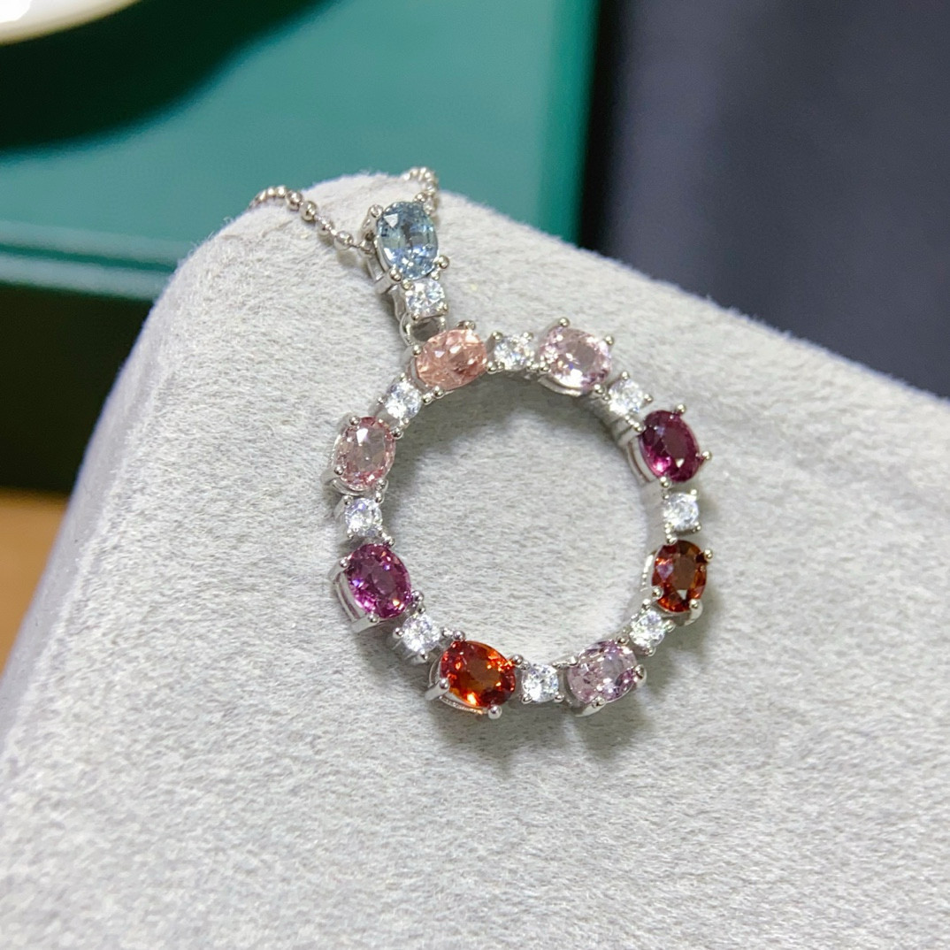 纯天然尖晶石吊坠5A级宝石，尺寸3*4mm，925银精工镶嵌