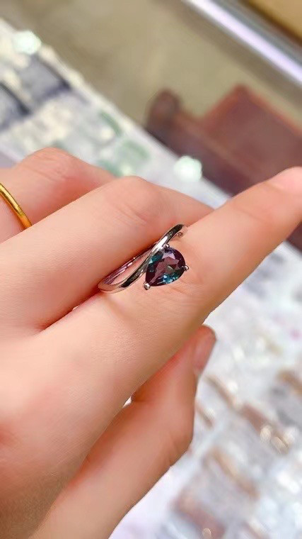 变色宝石皇家亚历山大变石金绿宝石粉熔石椭圆形草黄麦黄戒指水滴