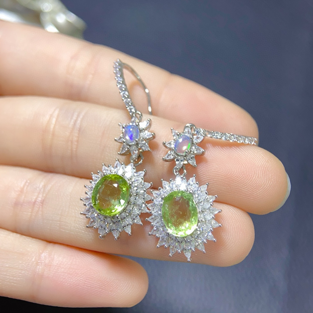 纯天然碧玺耳坠s925银镀双色电镀工艺 晶体干净主石6*8mm