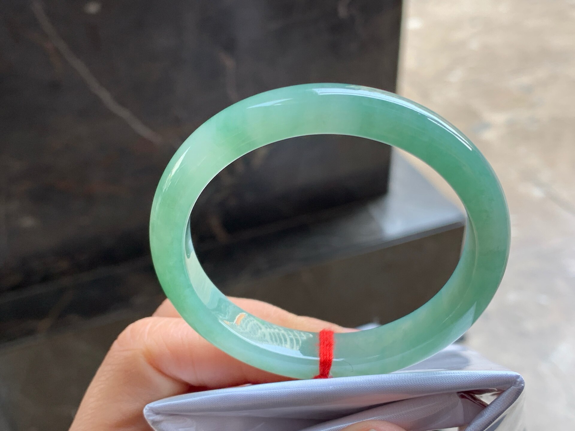 翡翠晴绿贵妃手镯 圈口53 正圈51可以带