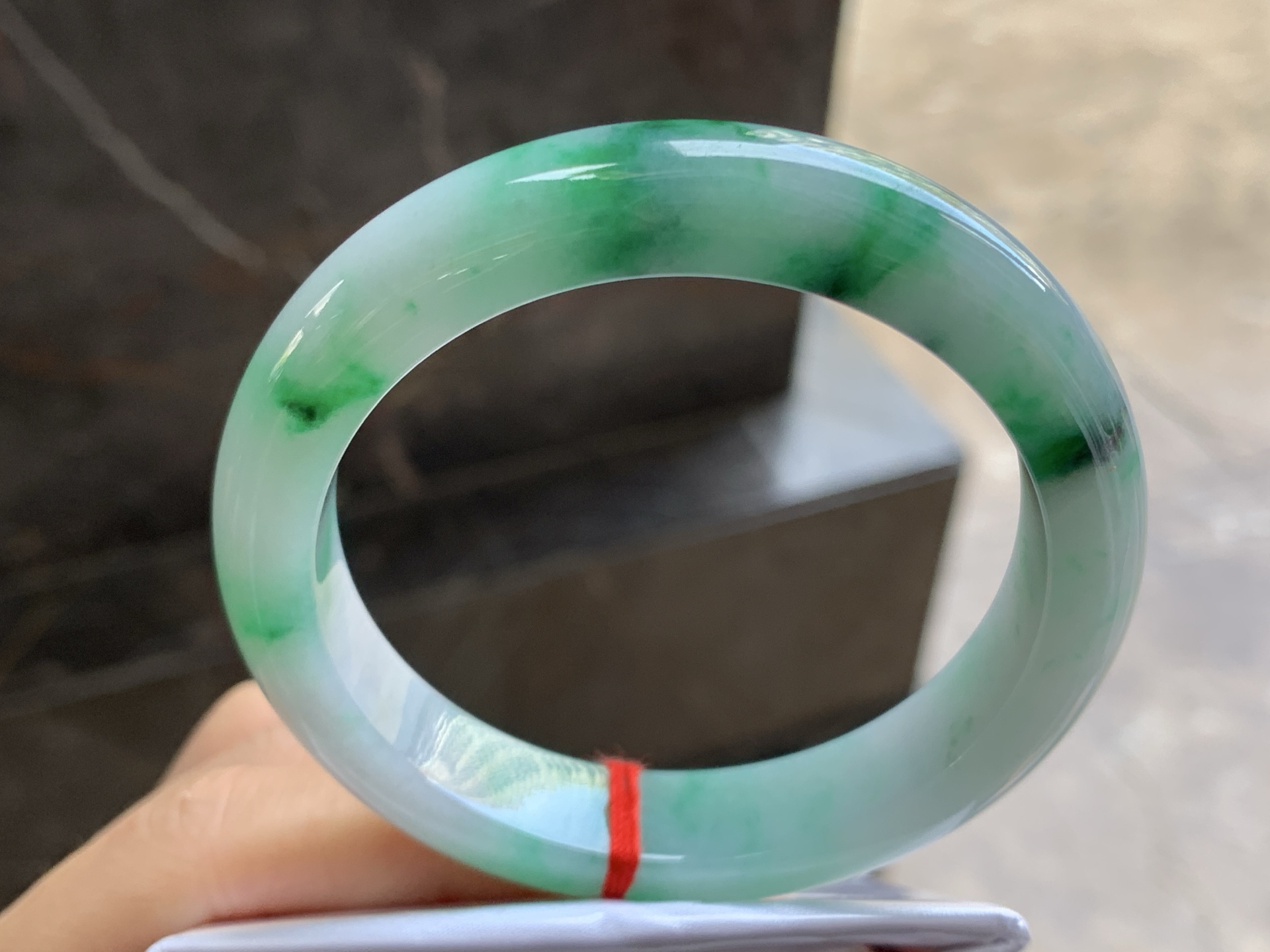 细糯种阳绿飘花手镯 天然翡翠 圈口56 57