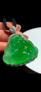 翡翠冰种木那料甜绿大弥勒佛吊坠,价78000
