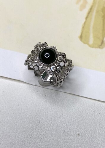 翡翠墨翠蛋面戒指 18K白金镶嵌  黑度极黑  老坑高冰