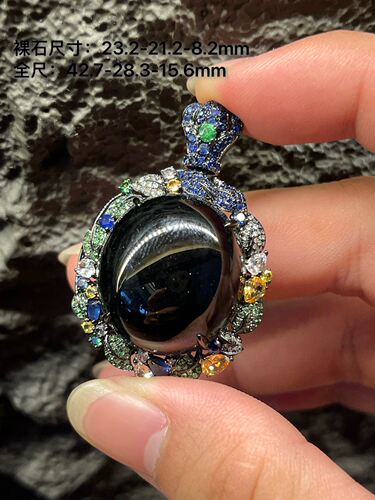 精品翡翠墨翠鸽子蛋 黑度十级黑  18k金重金镶嵌