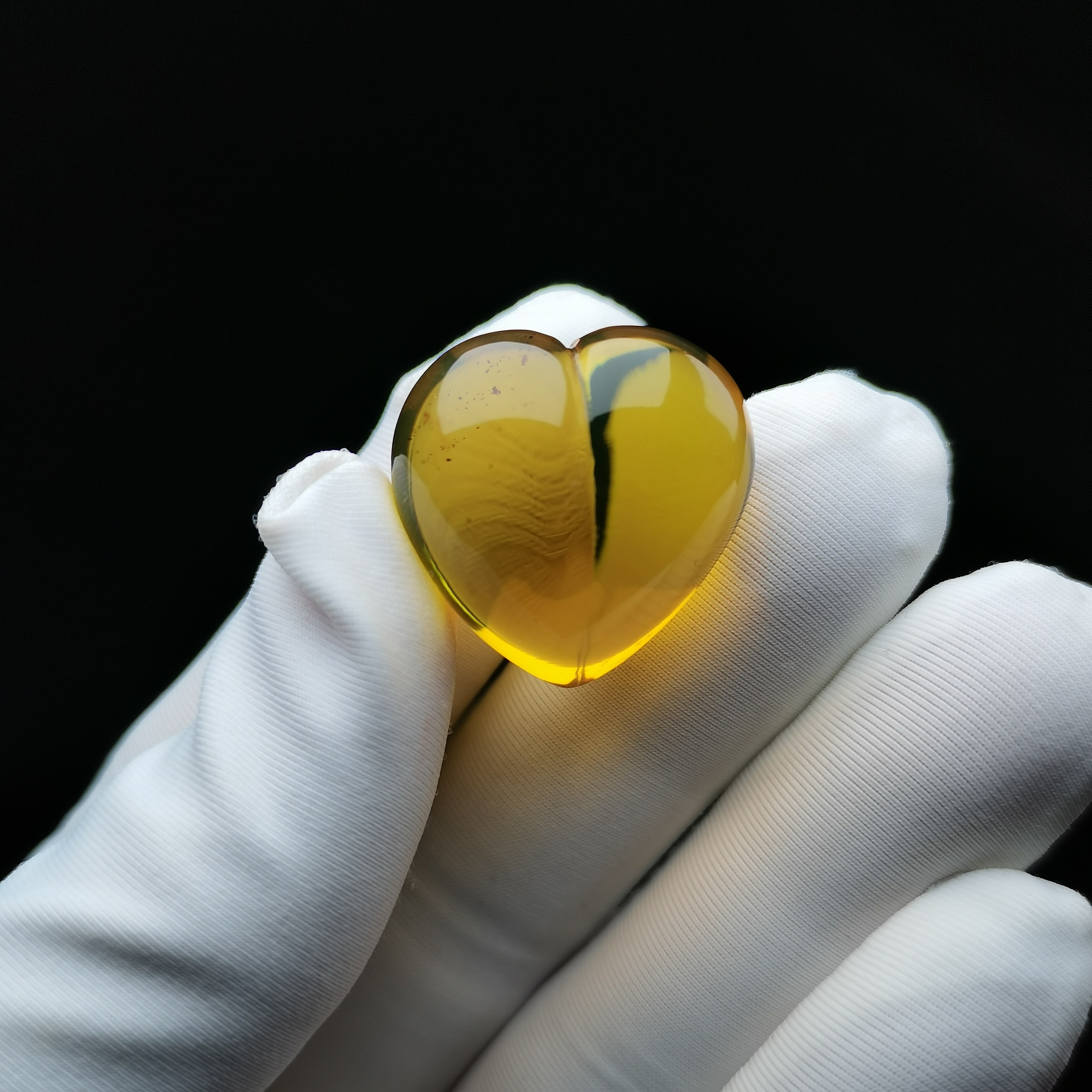 天然原矿琥珀蜜蜡精工雕刻屁桃蜜桃臀蓝珀金兰金珀文猴头库克配饰