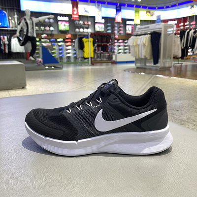 耐克女鞋运动休闲网面缓震跑步鞋