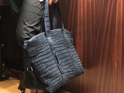 磨砂鳄鱼皮休闲风手提包高端定制