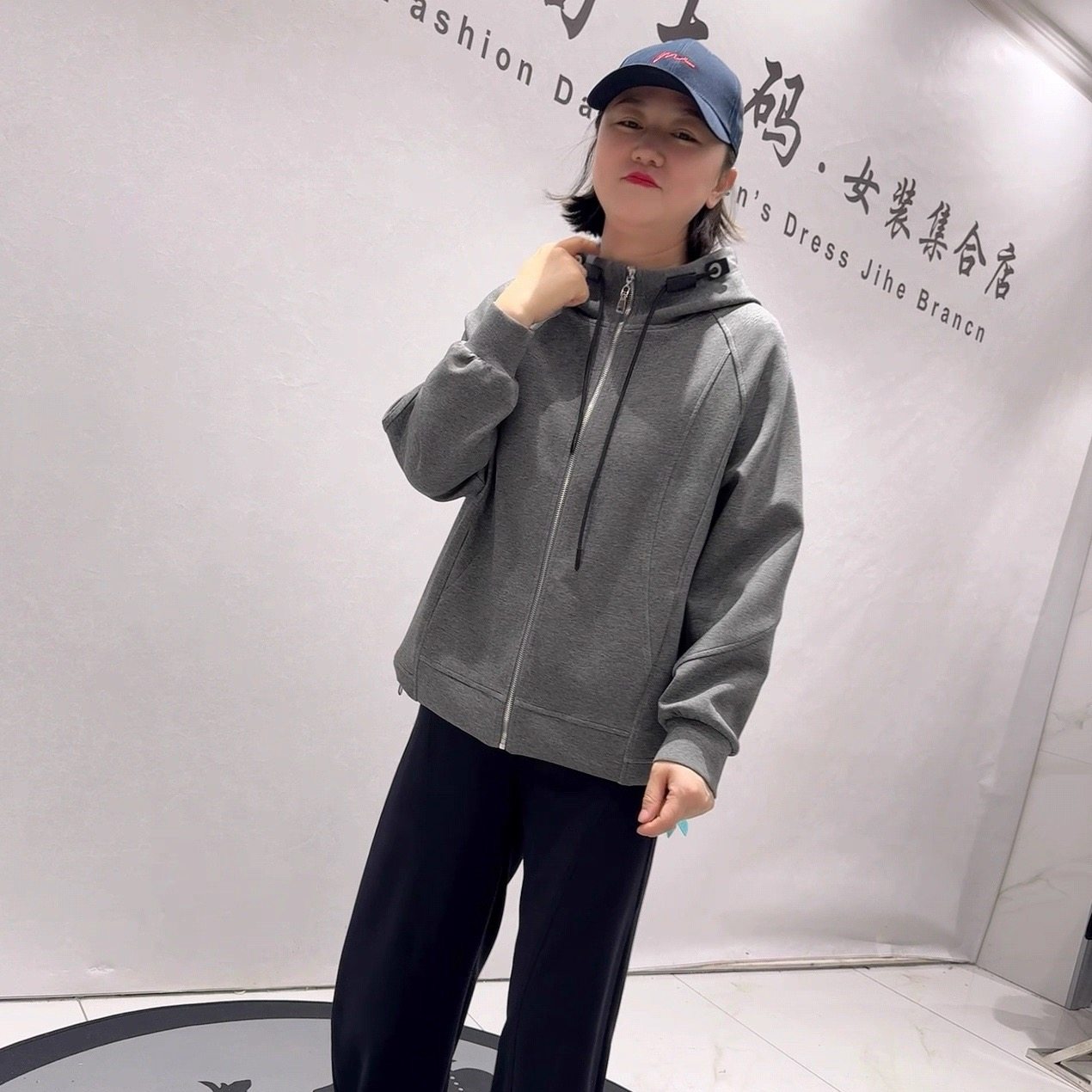 芮娜依莲蓝鲸之吻3063年货春款欧货卫衣外套加大码女装胖妹妹上衣,女装/女士精品,常规大码外套,淘宝优惠券,粉丝福利购,淘宝优惠卷