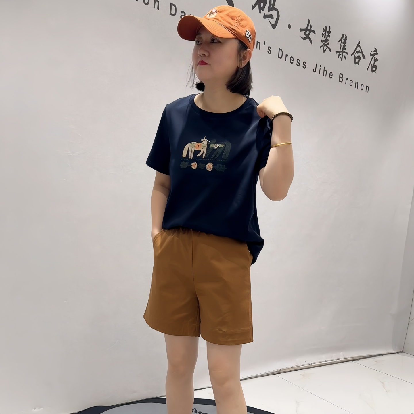 芮娜依莲5017夏季新款欧货短袖T加大码女装胖妹妹宽松显瘦气质衫