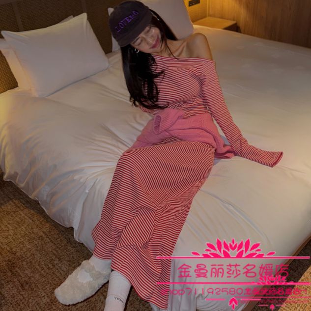 韩国官网正品代购2026年早春新款时尚拼色条纹斜领露肩长款连衣裙,女装/女士精品,连衣裙,淘宝优惠券,粉丝福利购,淘宝优惠卷