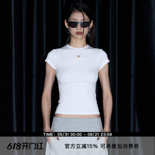 ourhour 刺绣镂空爱心 纯色修身正肩短袖T恤 女春设计感打底衣