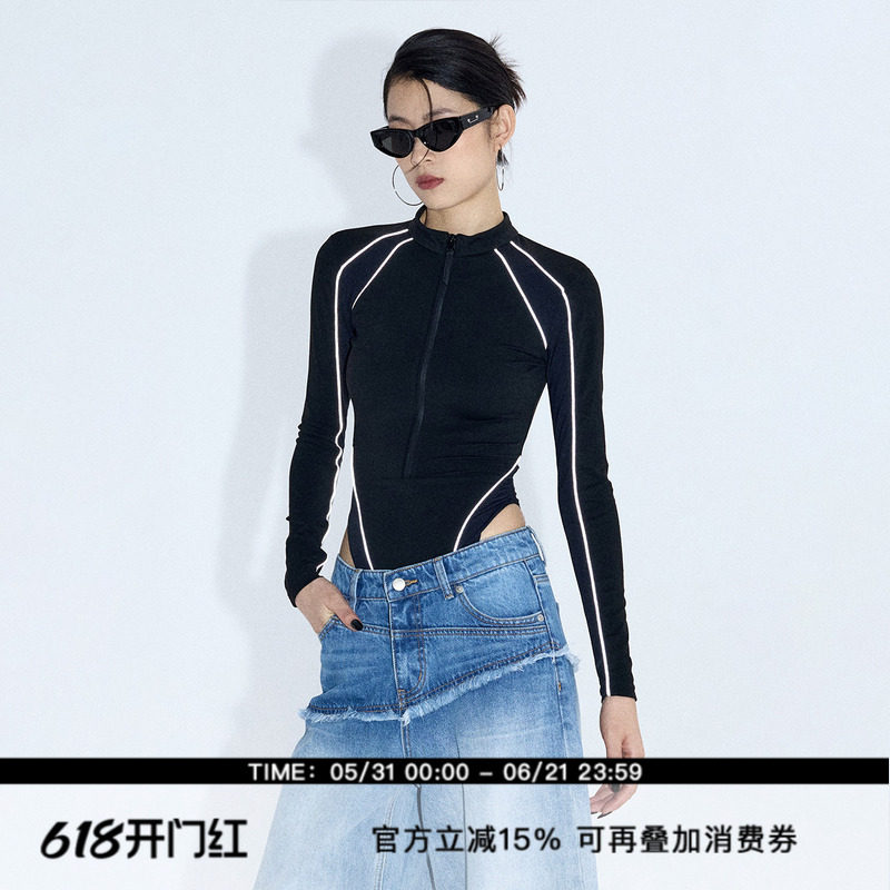 ourhour 反光条分割 黑色半拉链机车风紧身连体衣 女冬设计感上衣