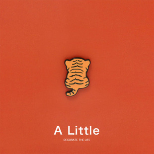 饰品 Little王 背影创意小老虎金属徽章情侣胸针男女别针包包装