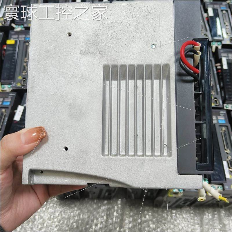 非实价台达B2伺服100W 驱动器+电机+CN1 CN2插头 实物