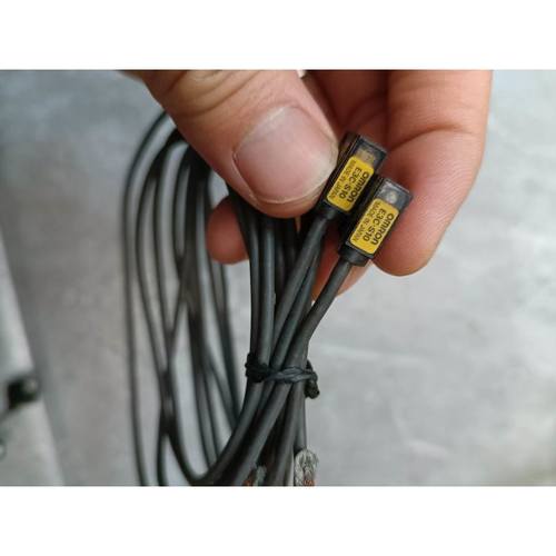 OMRON光电E3C-S50和E3C-S10各一对，实物拍摄