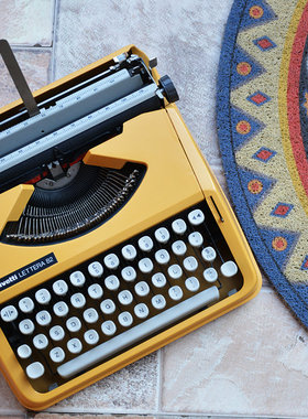 olivetti打字机lettera82明亮黄色机械复古文艺正常使用生日礼物
