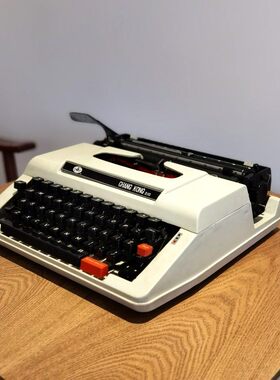 打字机老式英文typewriter艺术