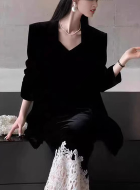 2026春季新款气质高级感独特漂亮黑色丝绒西装外套蕾丝吊带裙套装
