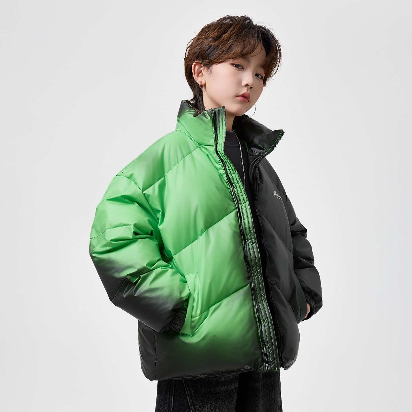 男童冬款90白鸭绒羽绒服2025新款痞帅儿童装中大童冬季变色外套潮