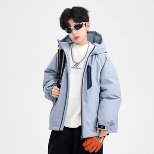 男童冬季冲锋衣羽绒服2026新款酷帅儿童冬款保暖中大童连帽外套潮