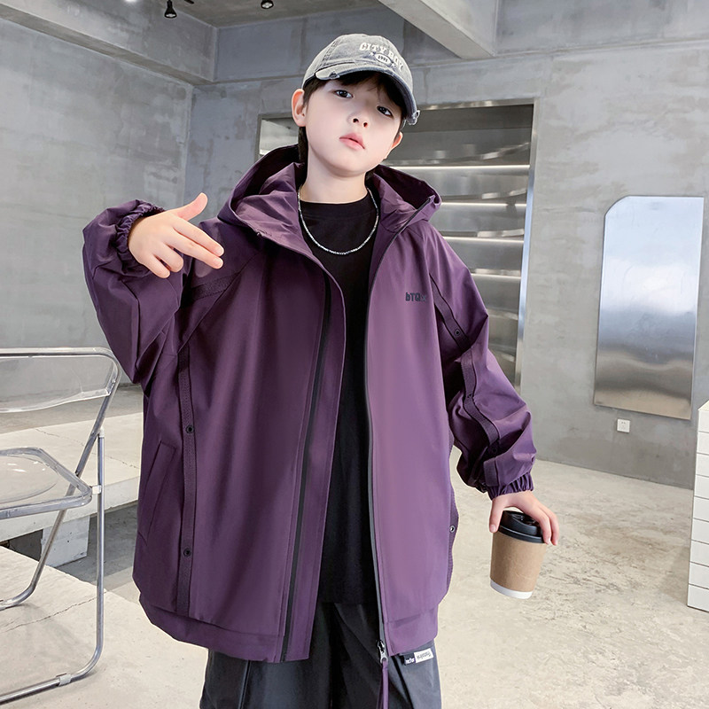 男童连帽外套春秋款2026新款洋气中大童春季冲锋衣男孩夹克上衣潮