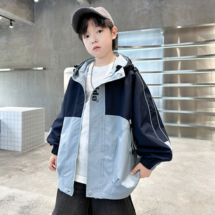 男童春款连帽冲锋衣2026新款儿童春装外套宽松中大童春季衣服潮酷