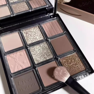 低饱和灰粉冰萃冷咖！gogotales戈戈舞金箔巧克力眼影盘612烟熏盘