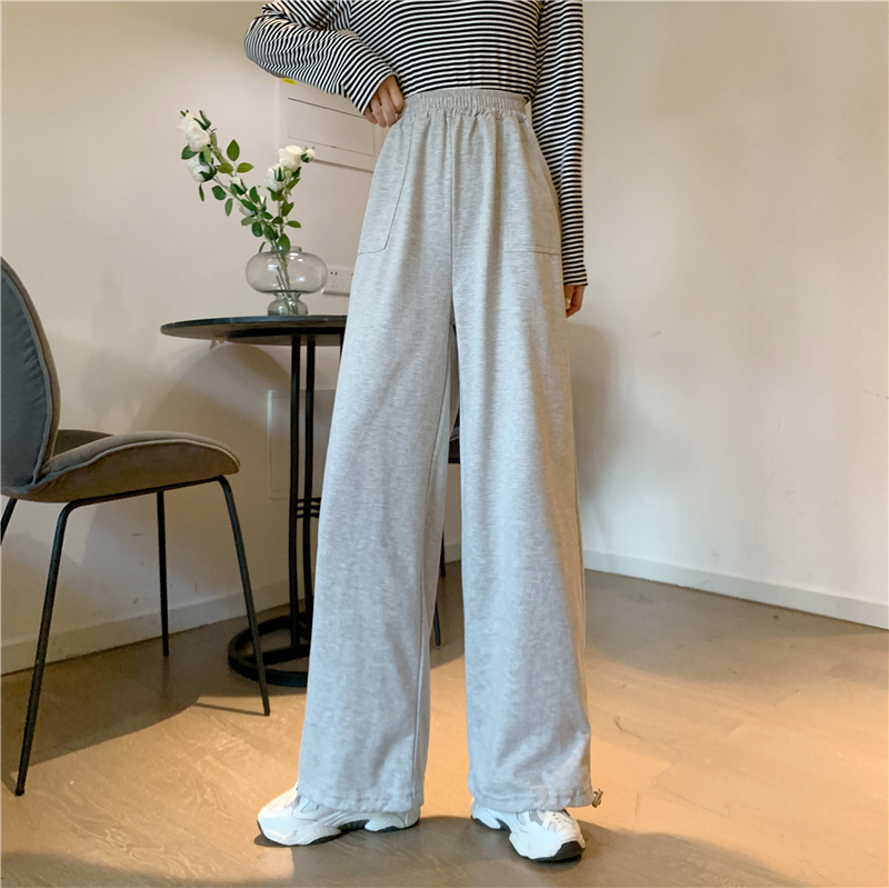 Real shot of a large number of wide leg loose falling feeling corset casual pants