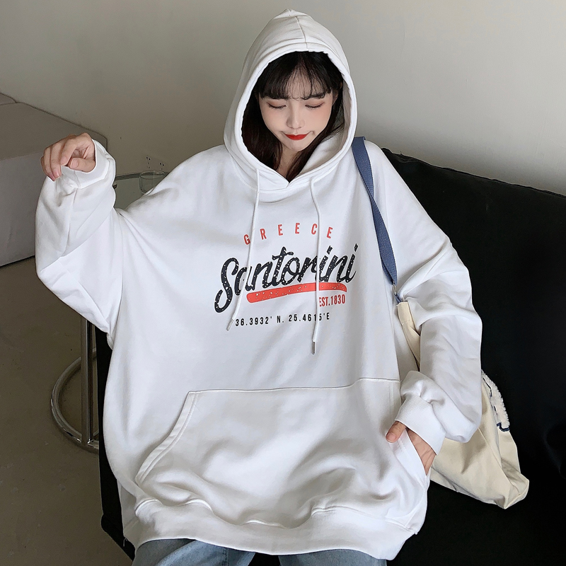 Cap with loose sleeves