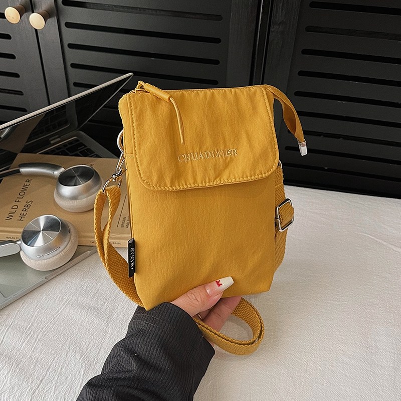 百搭超轻便迷你小包包女2025新款时尚尼龙布手机包日常逛街斜挎包