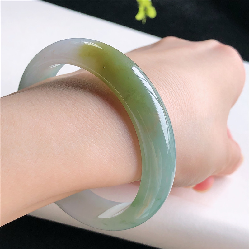 10月新品 鸿玉翡翠55圈口冰玻种黄翡飘花正圈手镯女款15jj1006