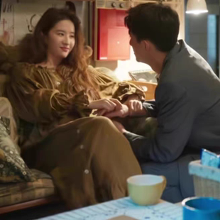 香港欧洲玫瑰的故事刘亦菲黄亦玫同款咖色一字肩连衣裙衬衫裙长裙