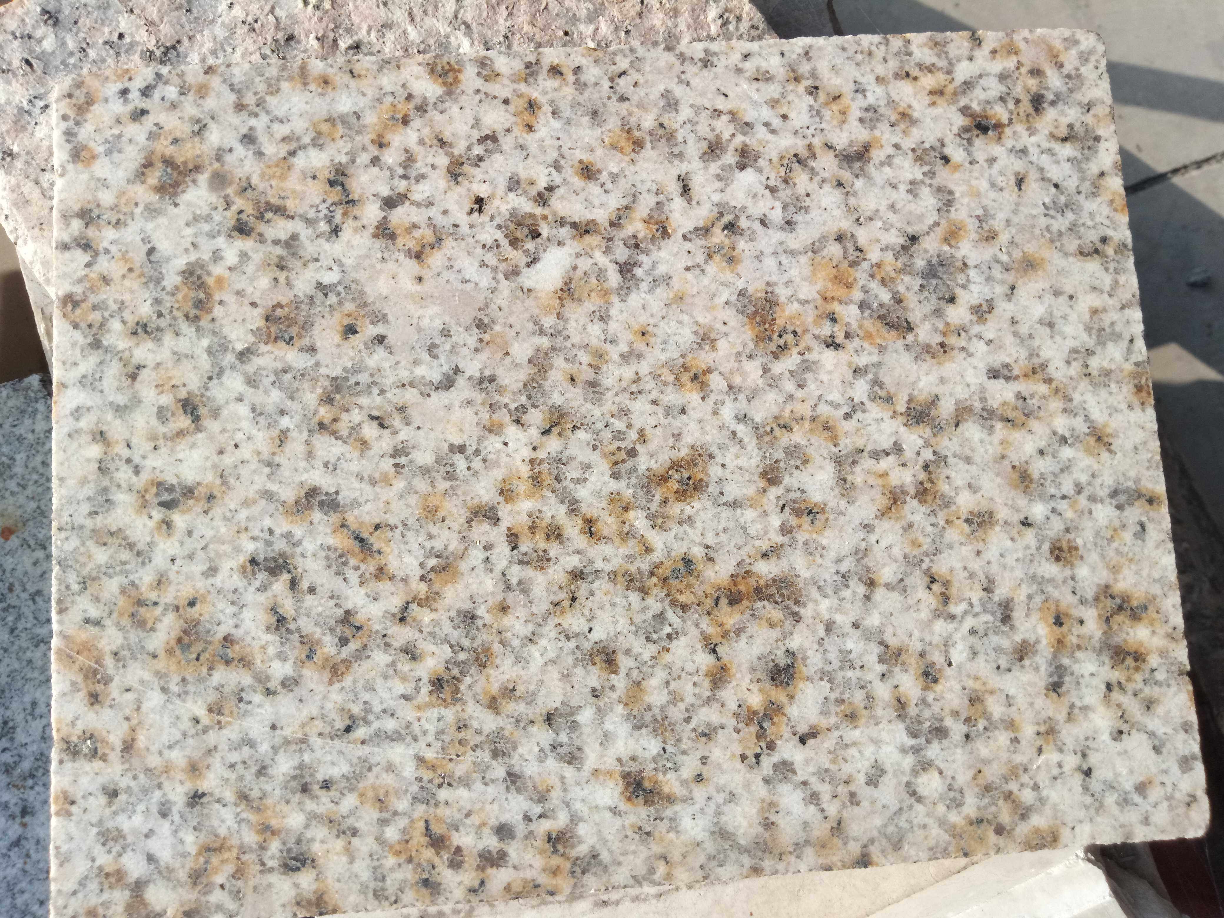 花岗岩603盲道石机刨芝麻黑红板黑板火烧板锈石大理石英国棕甩卖