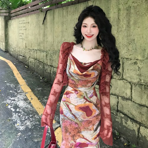 收腰显瘦荡领吊带连衣裙