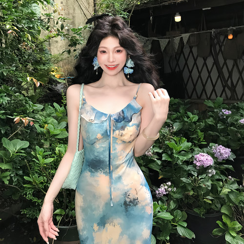 收腰显瘦碎花吊带连衣裙