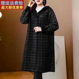 秋冬水貂绒大衣女中长款连帽格子妈妈装加肥大码200斤双面绒外套