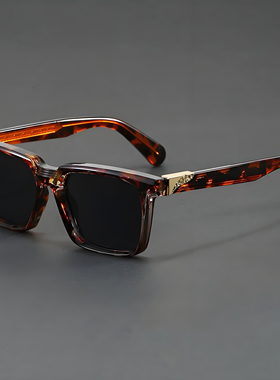 复古方形太阳镜男女潮人墨镜高级感显脸小厚框素颜配近视眼镜框