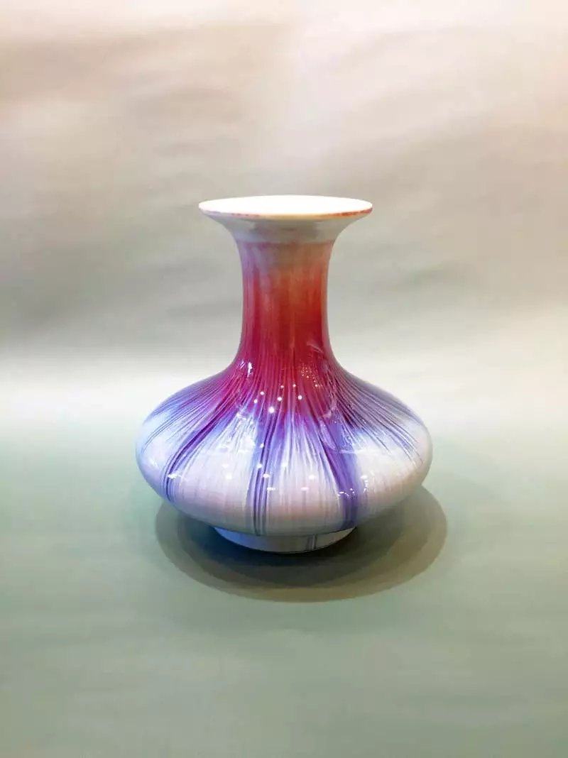 景德镇邓希平颜色釉陶瓷花瓶窑变羽毛丝釉偏肚花瓶大师工艺品摆件