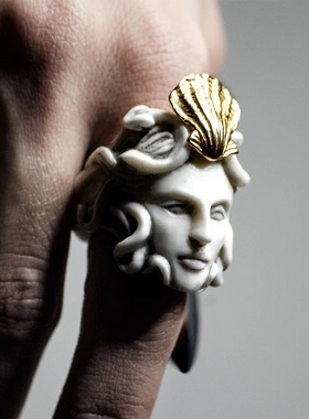 波兰暗黑品牌Macabre Gadgets 传说系列美杜莎戒指希腊神话雕塑