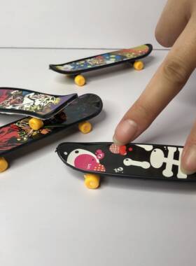 儿童益智 网红玩具 创意指尖运动滑板车 微缩娃娃屋摆设 双面图案