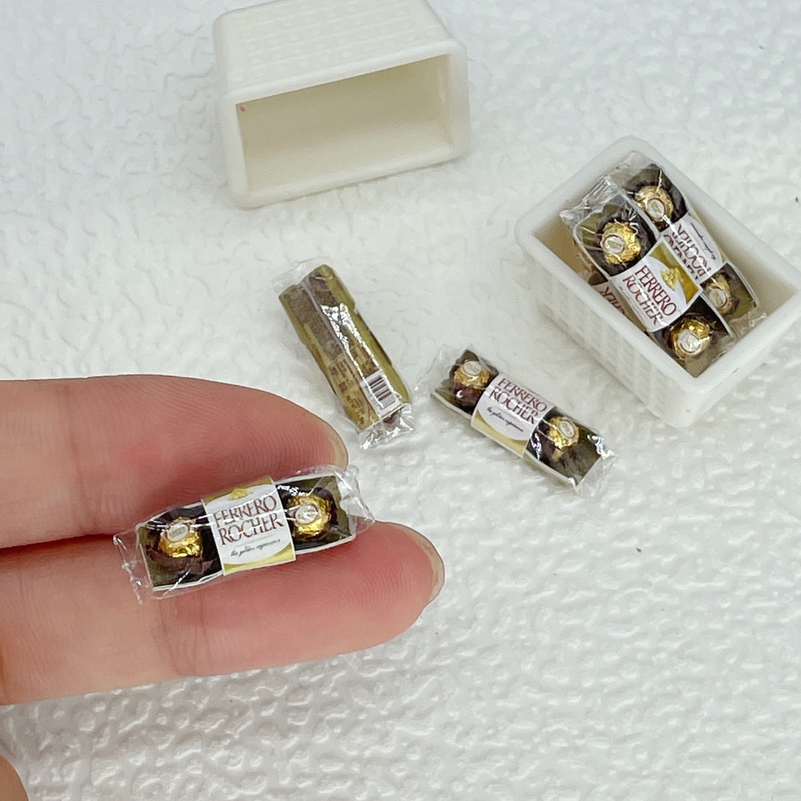 弯弯食玩微缩模型袖珍迷你仿真3连巧克力摆设 ob11娃屋配件不能吃