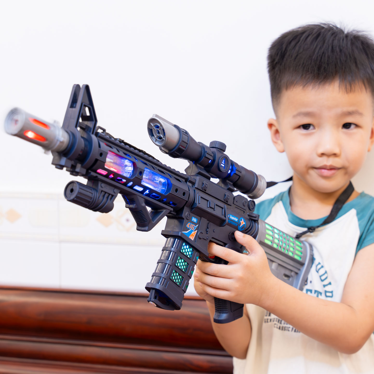 儿童发声光电动玩具枪音乐宝宝小男孩子仿真带声音冲锋枪2-3-6岁