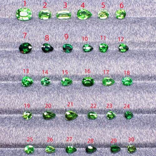天然绿色铬碧玺裸石戒面100/克拉起耳环水滴椭圆滤色镜下红色