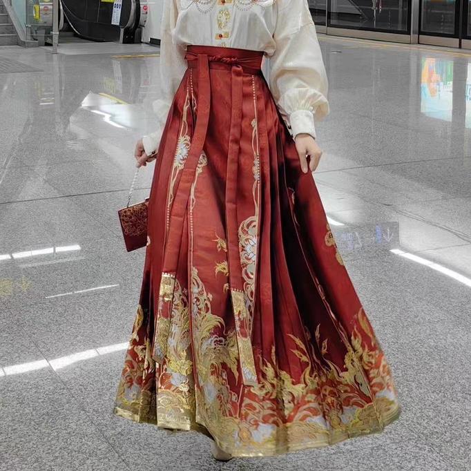 敬酒服出租订婚礼服新中式婚纱照