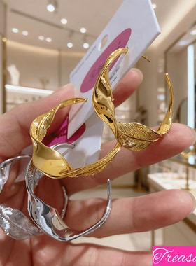 高级感冷淡风金属羽毛耳环