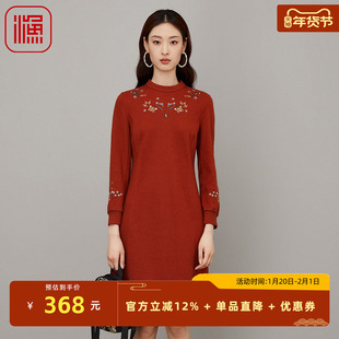 渔服饰裙子2023新款秋冬季女绒面棉羊毛休闲刺绣花连衣裙FGFD0025