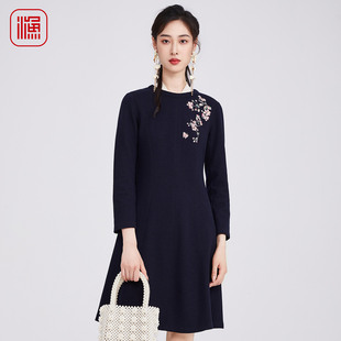 渔牌2025新款 裙子FGHD0046 秋冬刺绣国风呢料中长连衣裙百搭修身