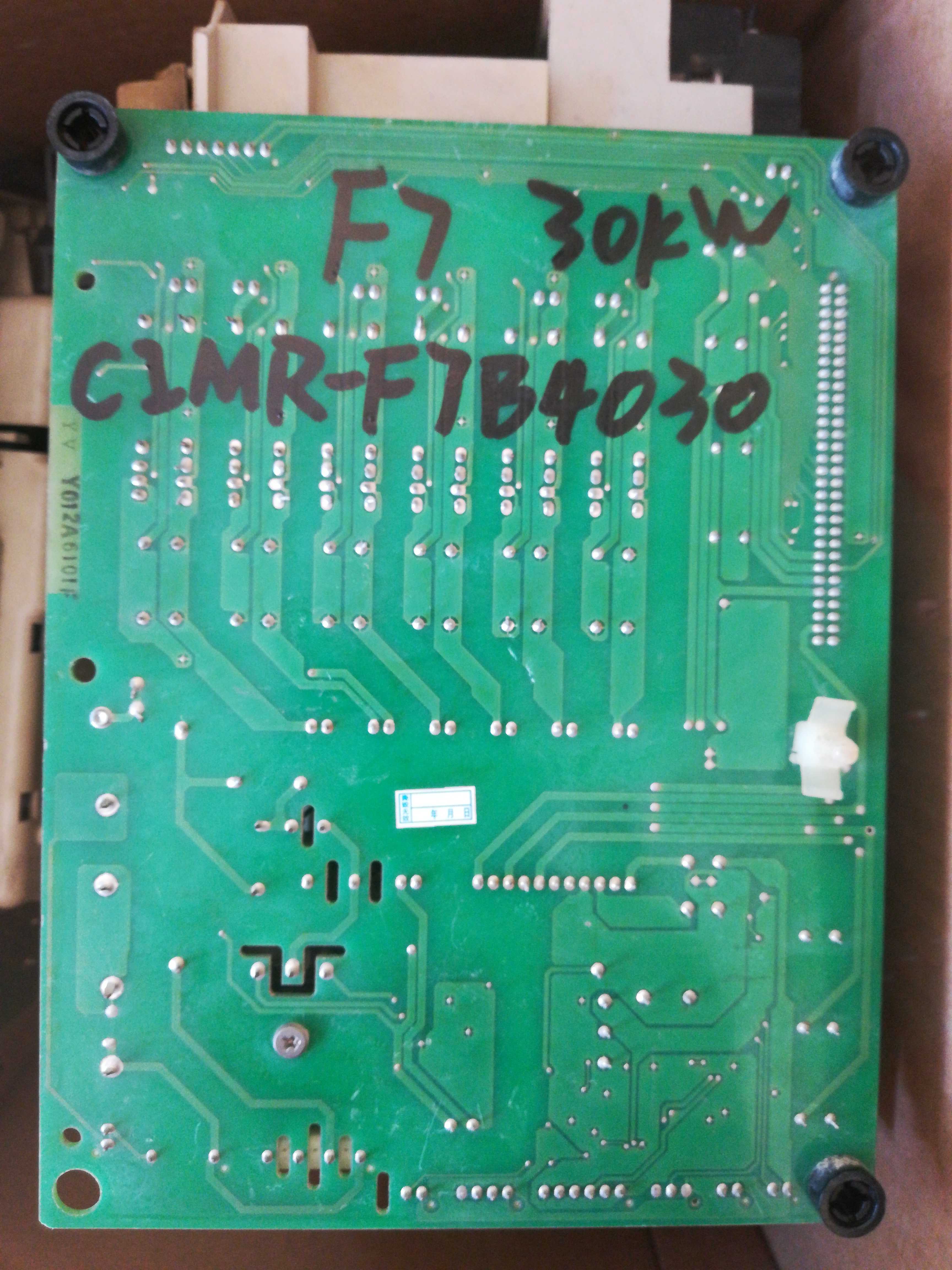 安川F7驱动板  CIMR-F7B4030   ETC617153  YPCT31521-1A