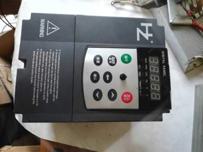 红旗泰380V 0.75kW变频器  RF300A-R75G-4